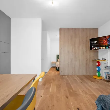 Xtn Chill House Aeroport With Parking * Κλουζ-Ναπόκα