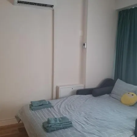 Xtn Chill House Aeroport With Parking *
